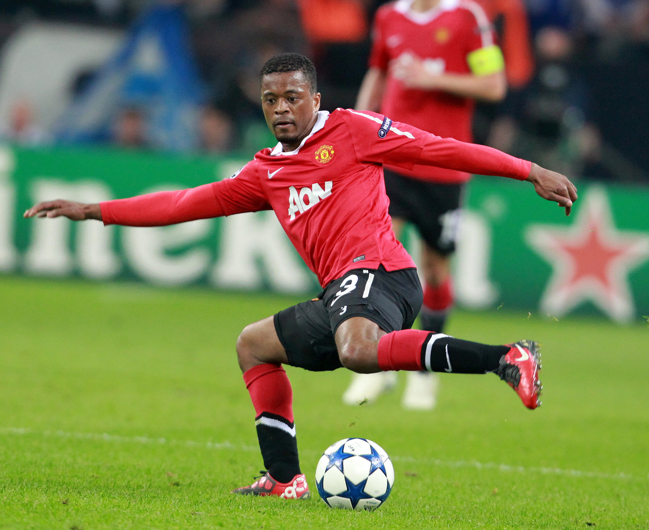 让他们在比 让他们在比