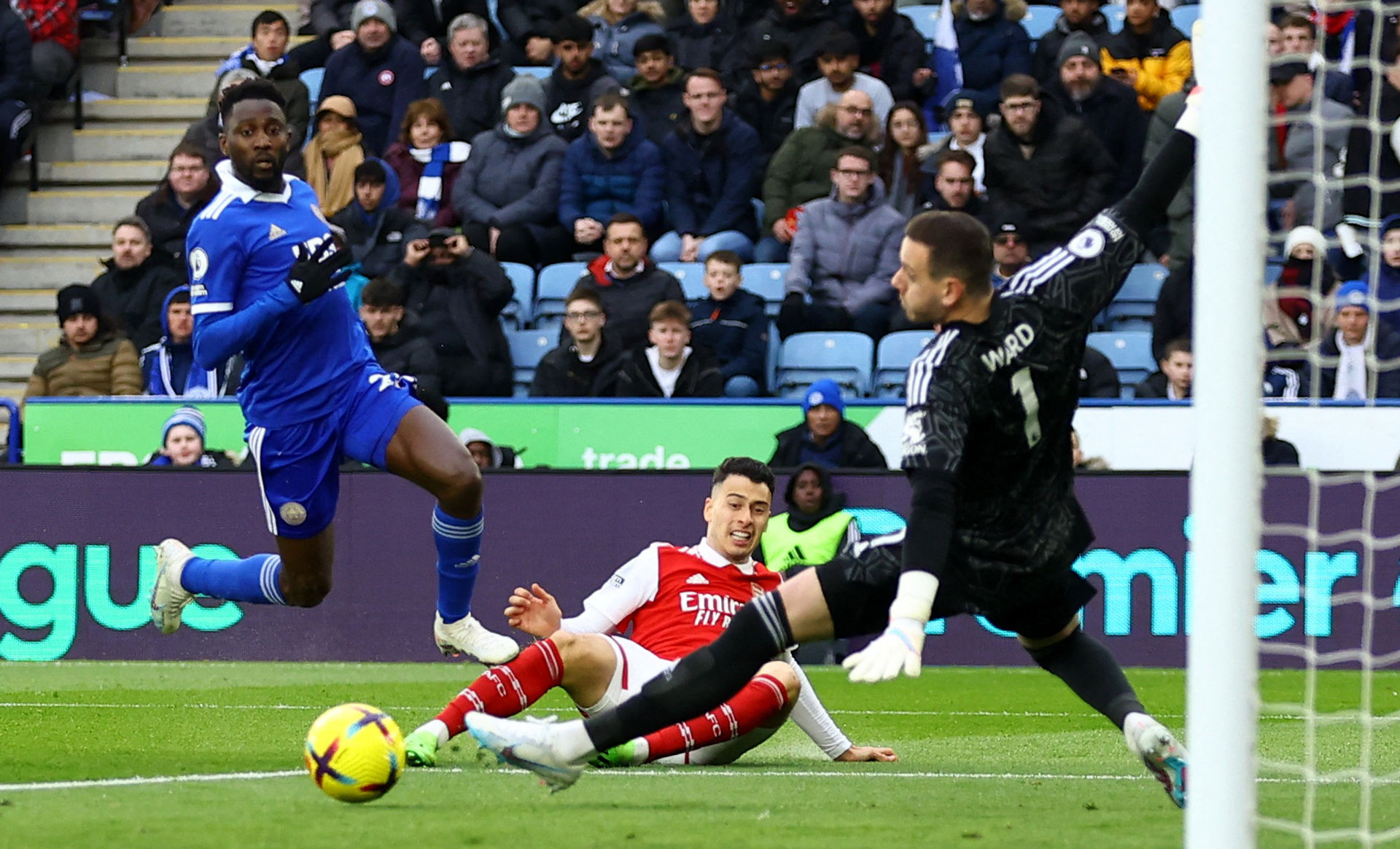 继续保持竞 继续保持竞